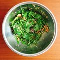 白雪's cooksnap of when they made 簡単 ルッコラとツナとくるみのサラダ.