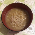 ☆haru_mi☆'s cooksnap of when they made 冷凍えのきともやしの味噌汁.
