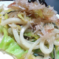 ゆぅ❤'s cooksnap of when they made 簡単焼きうどん＊みりんと白だしだけ！！＊.