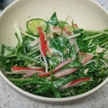 イルカ凡's cooksnap of when they made 水菜ときゅうりとかにかまのツナマヨサラダ.