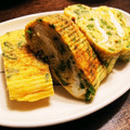 tinkkinako's cooksnap of when they made きぬさやとカニカマの卵焼き.