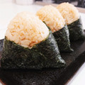 ねここfm's cooksnap of when they made おにぎり 海苔巻き方 持ち寄り用.