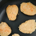 ni1122's cooksnap of when they made 離乳食後期〜さつまいもとバナナのおやき〜.