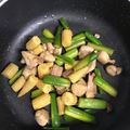 きぽりぽ's cooksnap of when they made 鶏肉とヤングコーン、アスパラのバター醤油.