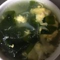ちゃぎー's cooksnap of when they made ★新玉ねぎとわかめのふんわり卵スープ★.