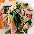 デカイにゃんこ's cooksnap of when they made ベーコンとほうれん草ともやしの炒め物.