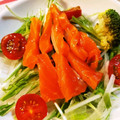 ゆい☆☆ママ's cooksnap of when they made 簡単★サーモンと水菜の和風サラダ.