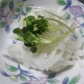 三つ星母ちゃん's cooksnap of when they made カンタン酢に漬けるだけ！新玉ねぎのマリネ.