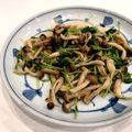 jun80000's cooksnap of when they made 黄金比★豆苗ときのこの塩ダレ炒め.
