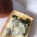petitart's cooksnap of when they made 悪魔の★海苔チーズトースト.