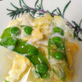 玲咲まま's cooksnap of when they made 新たまねぎとスナップエンドウの卵とじ.