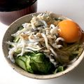 YUKIKI☆'s cooksnap of when they made 卵かけ御飯に塩もみキュウリとしらす☆.