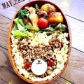 イシポン's cooksnap of when they made 『くまのがっこう♪ジャッキー』そぼろ弁当.