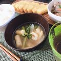 ゆたんぽまま。's cooksnap of when they made 玉葱 大根の葉 油揚げ 味噌汁.