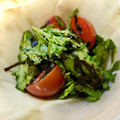FOGTTI's cooksnap of when they made 春菊とトマトの塩昆布和え.