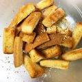pinkyめい's cooksnap of when they made 食パンの耳de簡単おつまみ&おやつ.