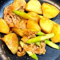 yysakura's cooksnap of when they made 豚肉アスパラ新じゃがのトンテキのたれ炒め.