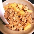 コッピー３０５'s cooksnap of when they made 新じゃがと豚挽肉の豆板醤炒め.