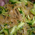 りかはる's cooksnap of when they made きゅうりと塩くらげの和え物.