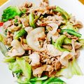 ☆hiroppy☆'s cooksnap of when they made 豚肉とキャベツの塩昆布炒め.
