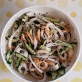 紅茶とチーズケーキ's cooksnap of when they made 簡単❤︎胡瓜と新玉ねぎと竹輪の酢の物.