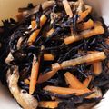 ごま３しお３'s cooksnap of when they made 簡単！常備菜！材料3つ！生ひじきの煮物.