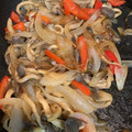 beagle-m's cooksnap of when they made たまねぎとしめじのオイスターソース炒め.