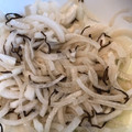 やんしゅ's cooksnap of when they made 新玉ねぎの塩昆布和え.