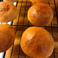 Enedo's cooksnap of when they made 全粒粉入りふわふわバンズ.