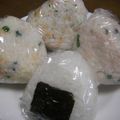 まあくんのおくさん's cooksnap of when they made 青海苔の香り♪鮭ゴマおにぎり.