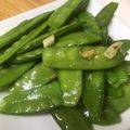 ♪♪おと♪♪'s cooksnap of when they made 作りおき＊絹さやのガーリックソテー＊.