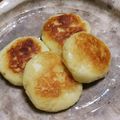 mariko0609's cooksnap of when they made チーズ入りポテトもち.
