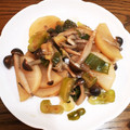 よーこ☆ガッキー's cooksnap of when they made 大根とシメジの煮物　.