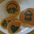よぉぎゅると's cooksnap of when they made 竹炭パウダーでホットケーキアート.