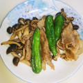なめこおろし's cooksnap of when they made 簡単♪しめじ と しし唐の炒め物.