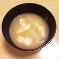 take♪aki♪'s cooksnap of when they made 私流豆腐と玉葱の味噌汁.