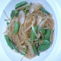若草物語's cooksnap of when they made きぬさや（さやえんどう）と春雨の炒めもの.