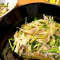 くま五郎's cooksnap of when they made 時短！舞茸もやし豆苗の本格中華炒め.