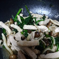 ノッチん's cooksnap of when they made 豚肉とほうれん草ときのこの簡単炒め☆.