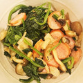 花に嵐's cooksnap of when they made ほうれん草とウインナーとしめじのソテー☆.