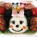 ごーやmama's cooksnap of when they made キャラ弁簡単ミニーちゃんおにぎり.