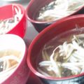 聖まま３'s cooksnap of when they made ░もやし&わかめだけで、美味しいスープ░.
