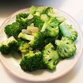 クックE662AA☆'s cooksnap of when they made ♡ブロッコリーにんにく炒め.