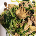 しんしょうはは's cooksnap of when they made 豆苗としめじと豚バラの炒めもの.