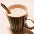 はるーら's cooksnap of when they made 粉ミルク消費。ママのホットチョコミルク♫.