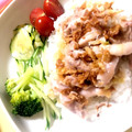 marumuck's cooksnap of when they made 炊飯器で　簡単カオマンガイ（海南鶏飯）.