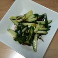 ogyu8786's cooksnap of when they made 超簡単！ニラとキュウリの塩昆布和え.