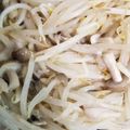 ち（＊´・ω・｀）ろ's cooksnap of when they made もやしときのこのマヨ醤油.