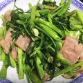 上海まま's cooksnap of when they made くうしん菜とベーコンのガーリック炒め.