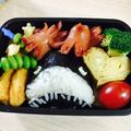 LoveMyLife's cooksnap of when they made サメ！ジョーズ！のキャラ弁.